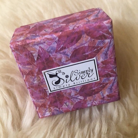 SIMPLY SILVER Sterling Silver hoops - Picture 6 of 6